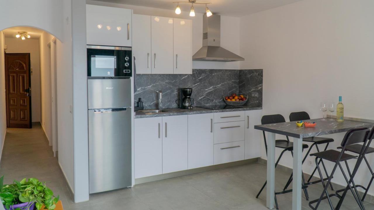 Apartamentos Tamaragua Brena Baja Bagian luar foto