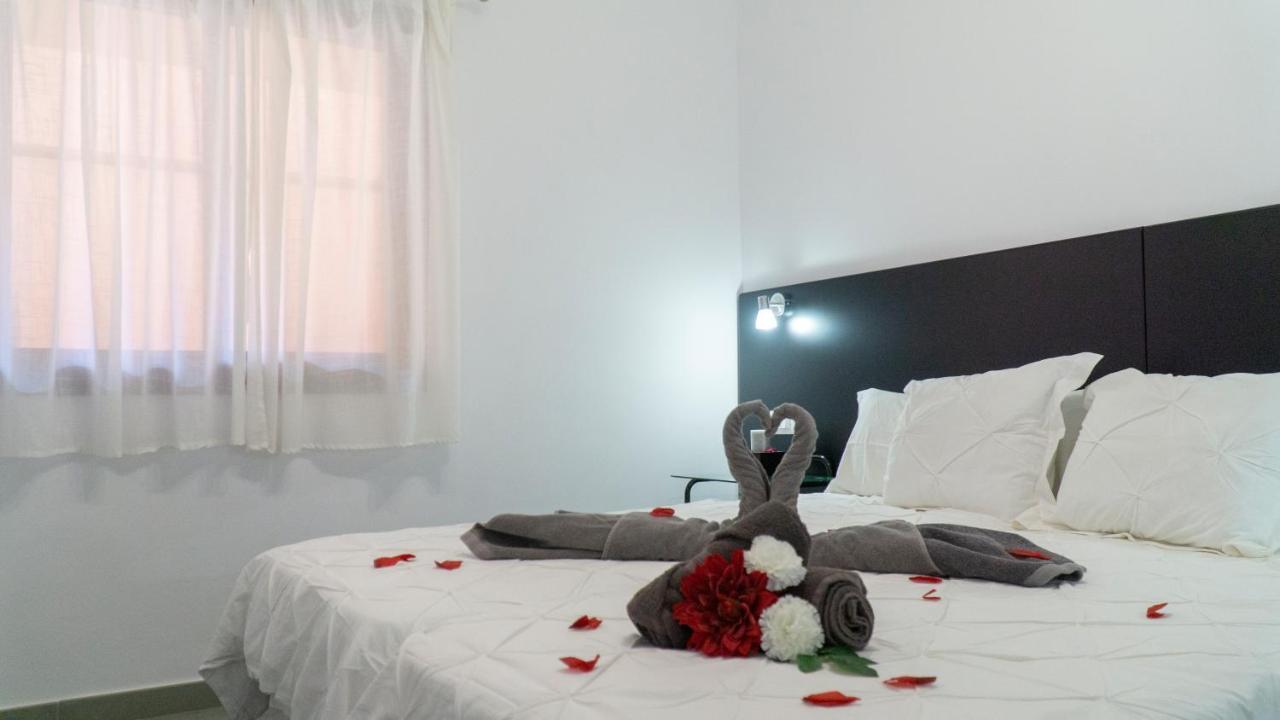 Apartamentos Tamaragua Brena Baja Bagian luar foto
